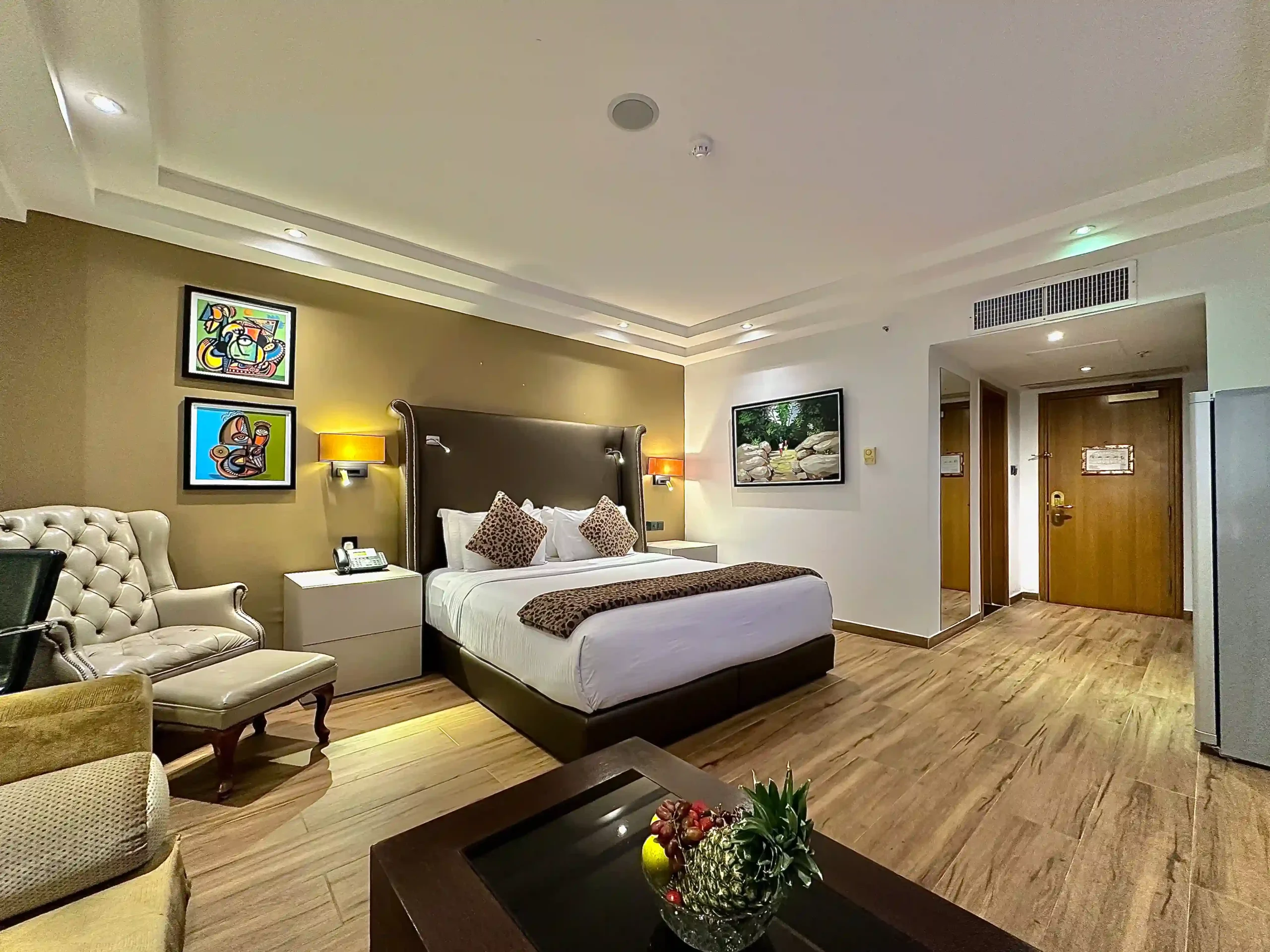 Deluxe King room